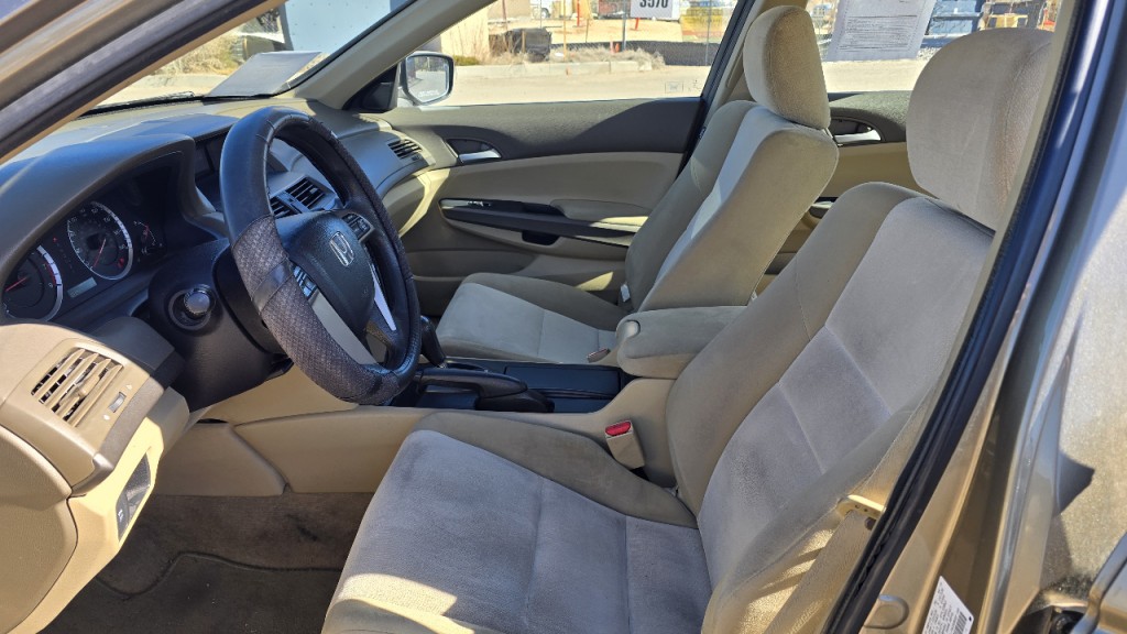 2010 Honda Accord Image 9