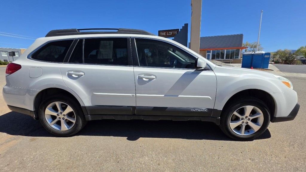 2014 Subaru Outback Image 4