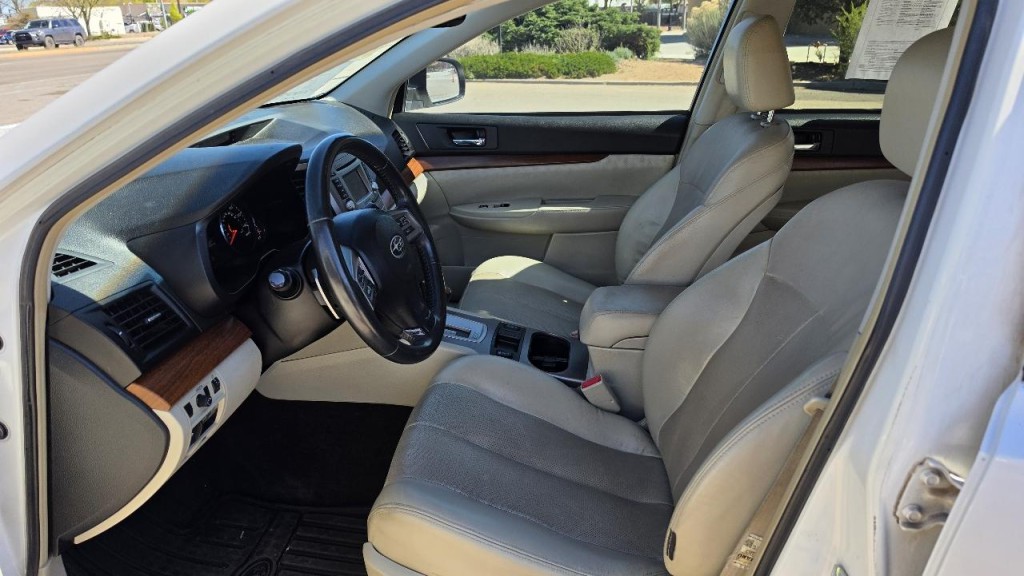 2014 Subaru Outback Image 9