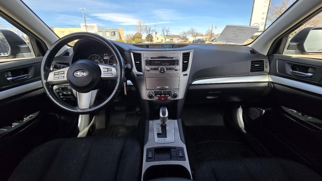 2011 Subaru Outback Image 8