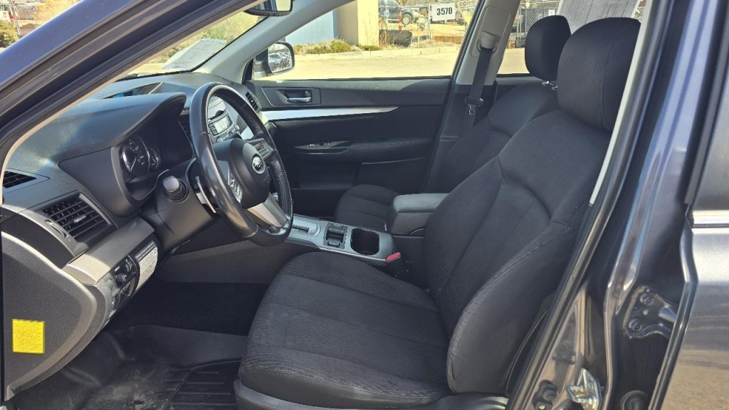 2011 Subaru Outback Image 9