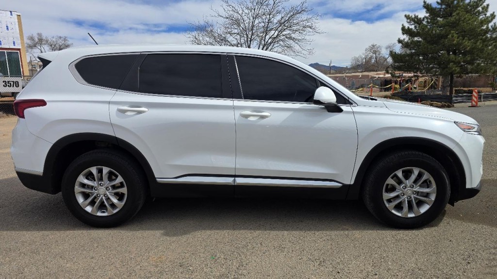 2019 Hyundai Santa Fe Image 4