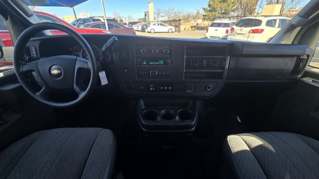 2018 Chevrolet Express Image 10