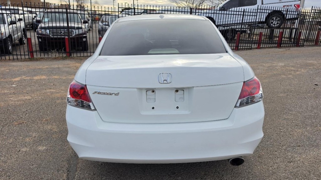 2009 Honda Accord Image 3