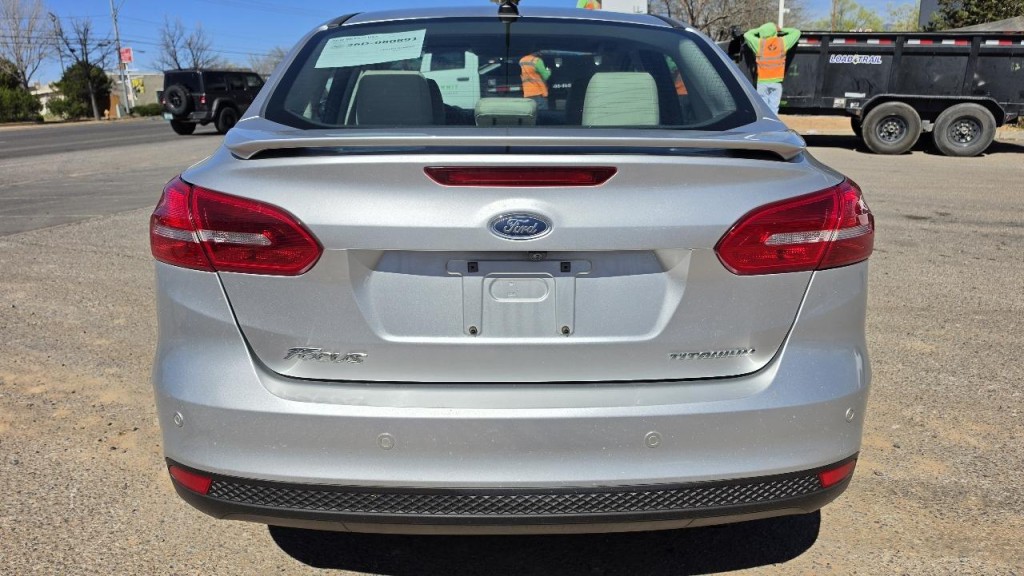 2017 Ford Focus Image 3