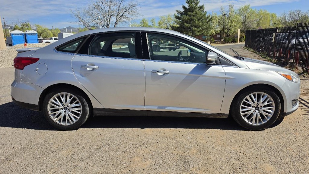 2017 Ford Focus Image 4