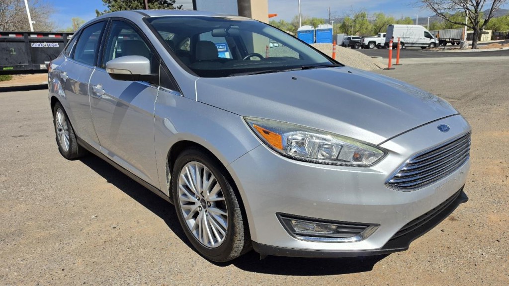 2017 Ford Focus Image 5