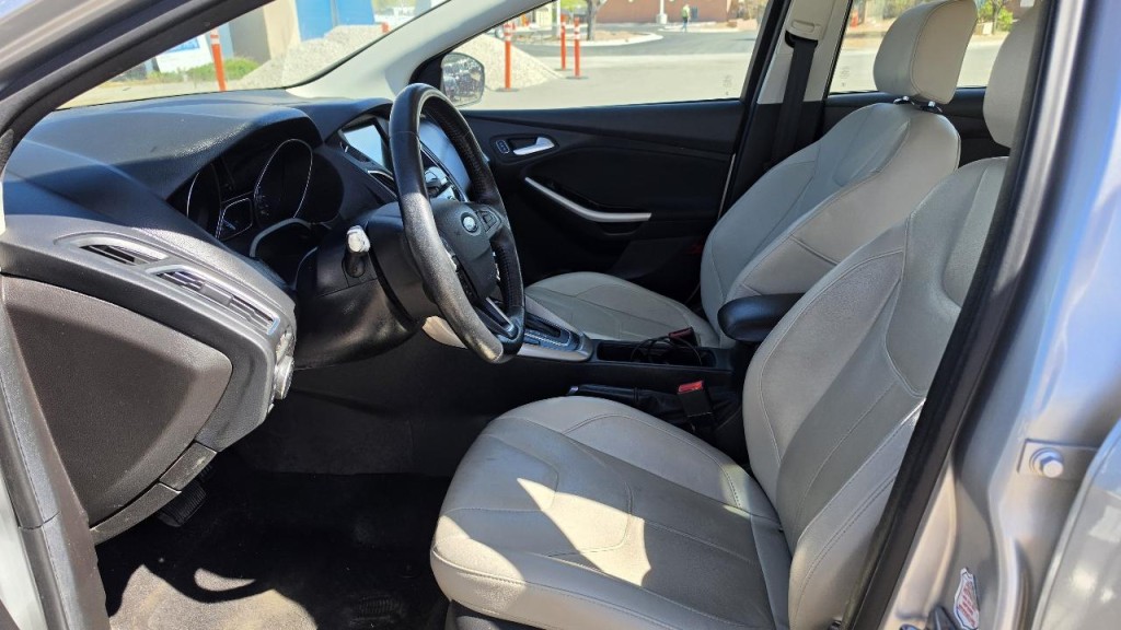 2017 Ford Focus Image 9