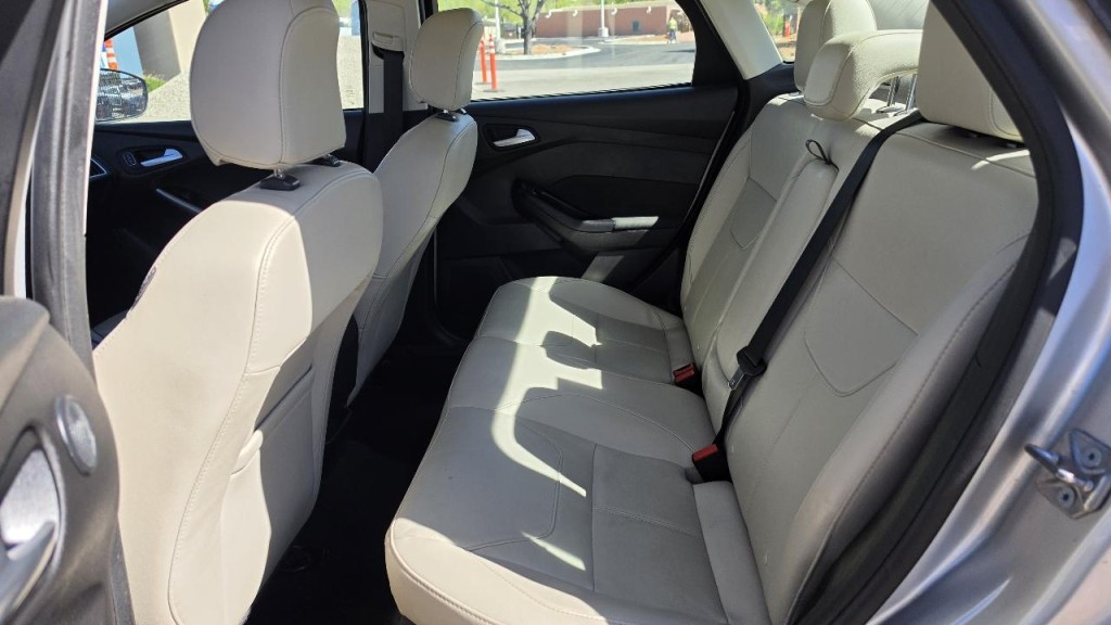 2017 Ford Focus Image 10