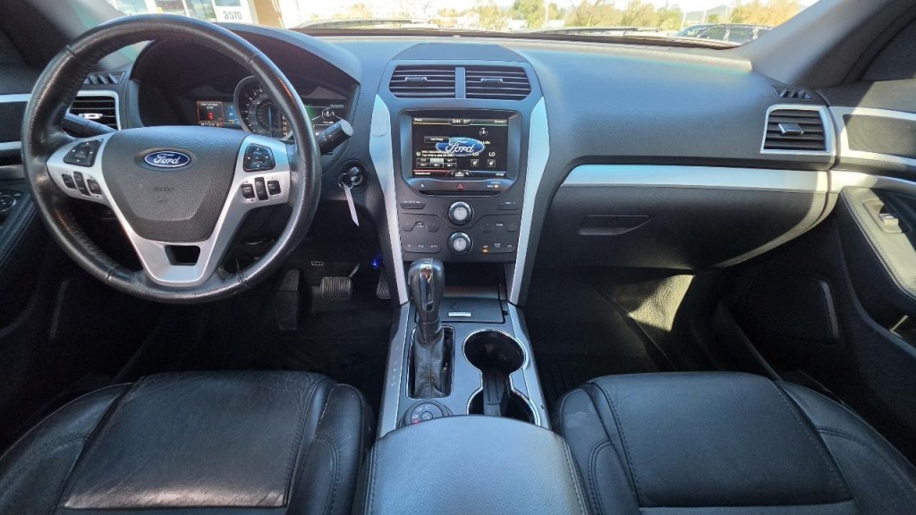 2015 Ford Explorer Image 8