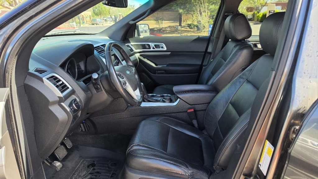 2015 Ford Explorer Image 9