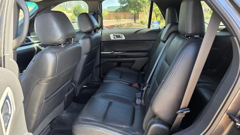 2015 Ford Explorer Image 10