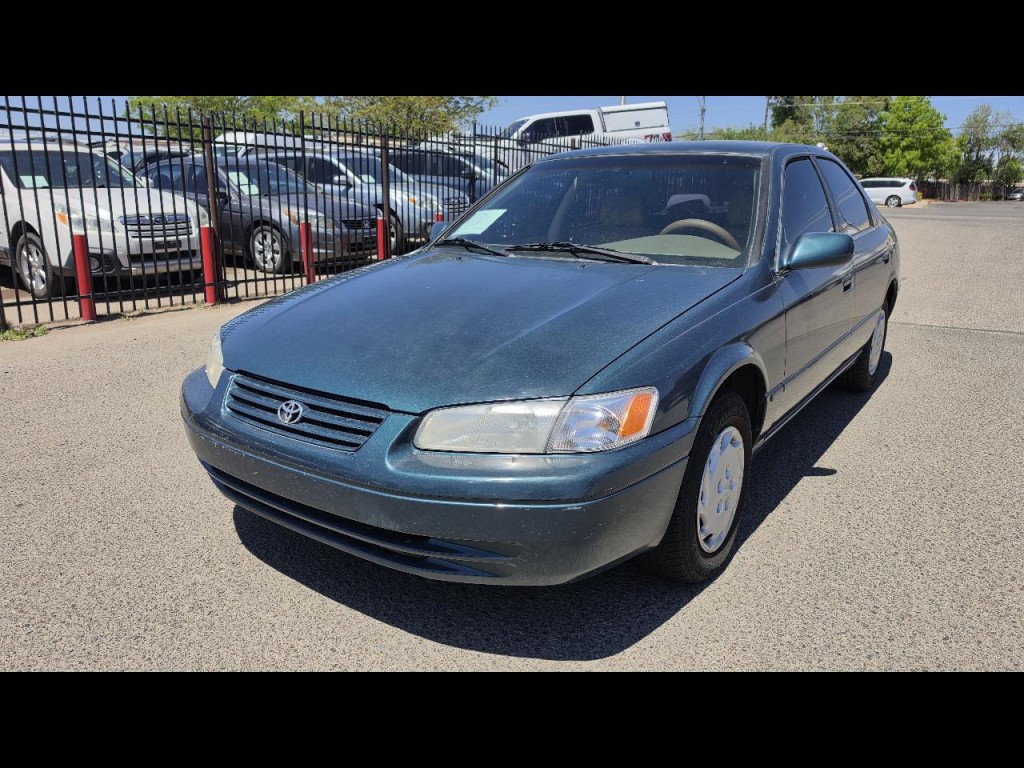 1998 Toyota Camry Image 1