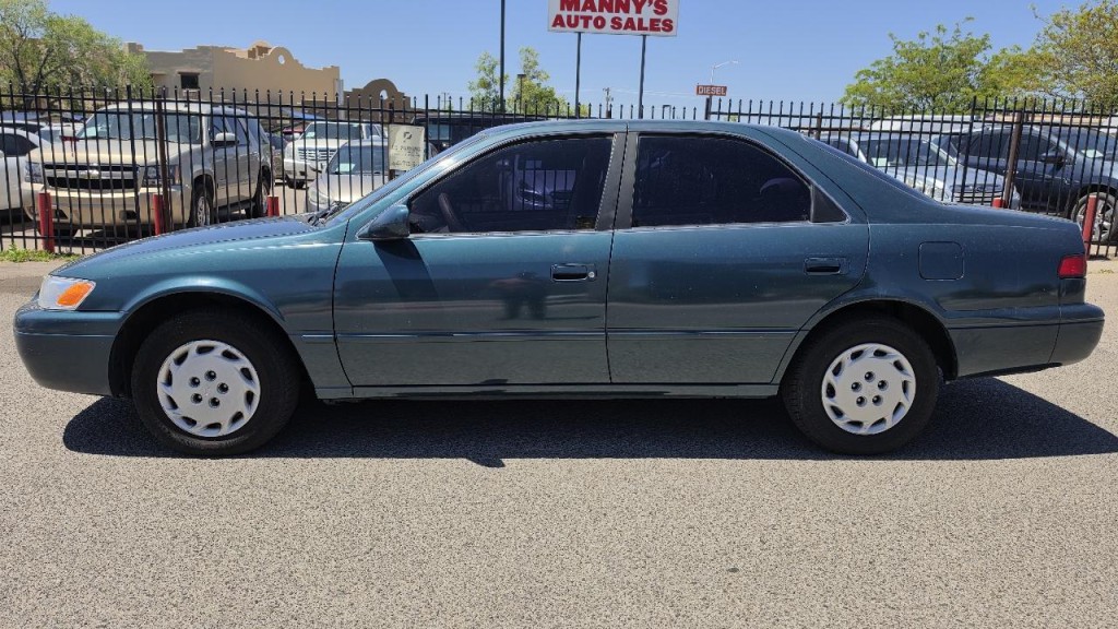1998 Toyota Camry Image 2