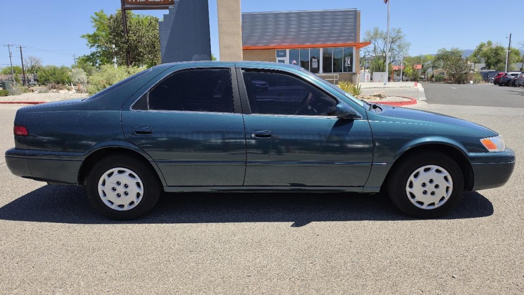 1998 Toyota Camry Image 4