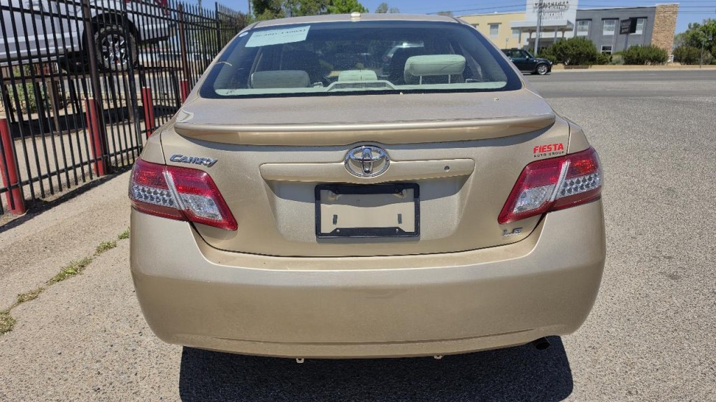 2010 Toyota Camry Image 3