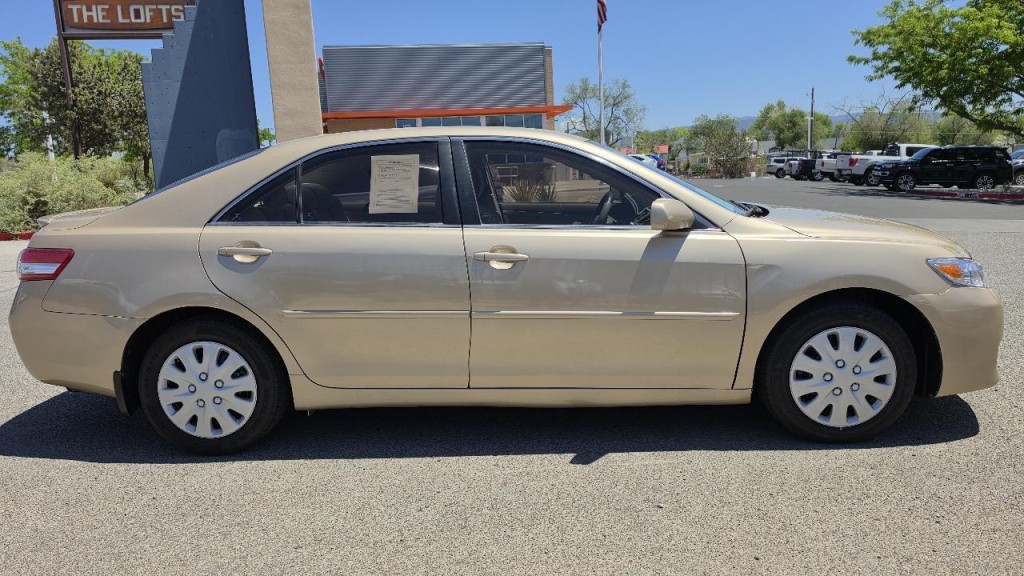 2010 Toyota Camry Image 4