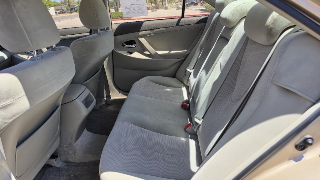 2010 Toyota Camry Image 10