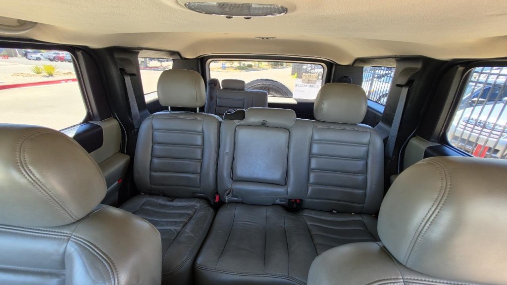 2005 HUMMER H2 Image 11