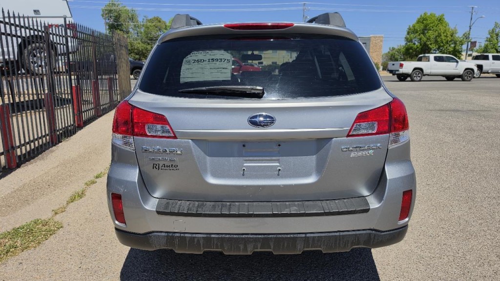 2010 Subaru Outback Image 3