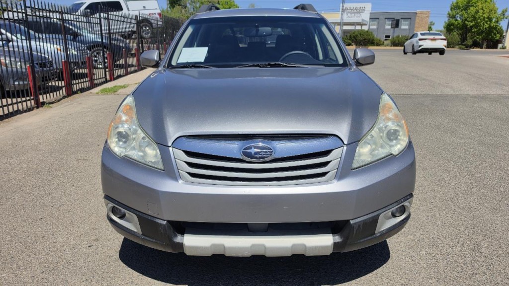 2010 Subaru Outback Image 6