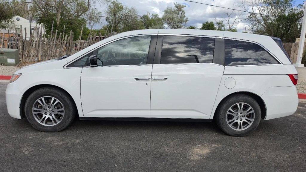 2012 Honda Odyssey Image 2