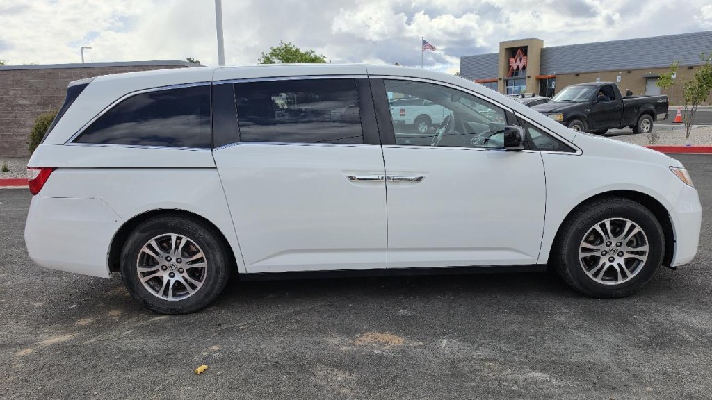 2012 Honda Odyssey Image 4