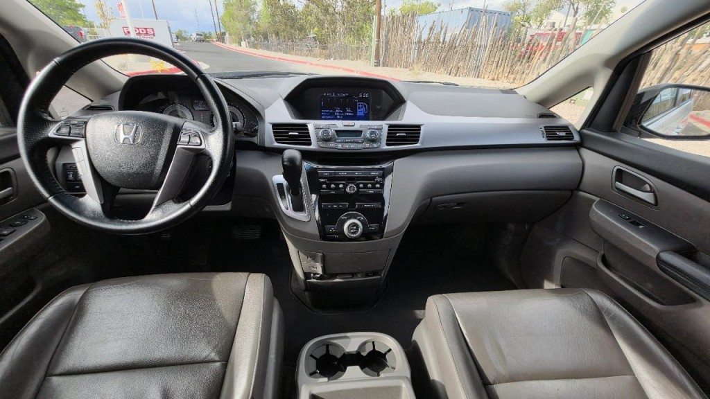 2012 Honda Odyssey Image 8