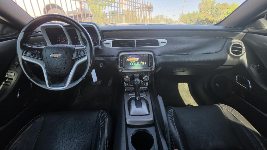 2015 Chevrolet Camaro Image 8