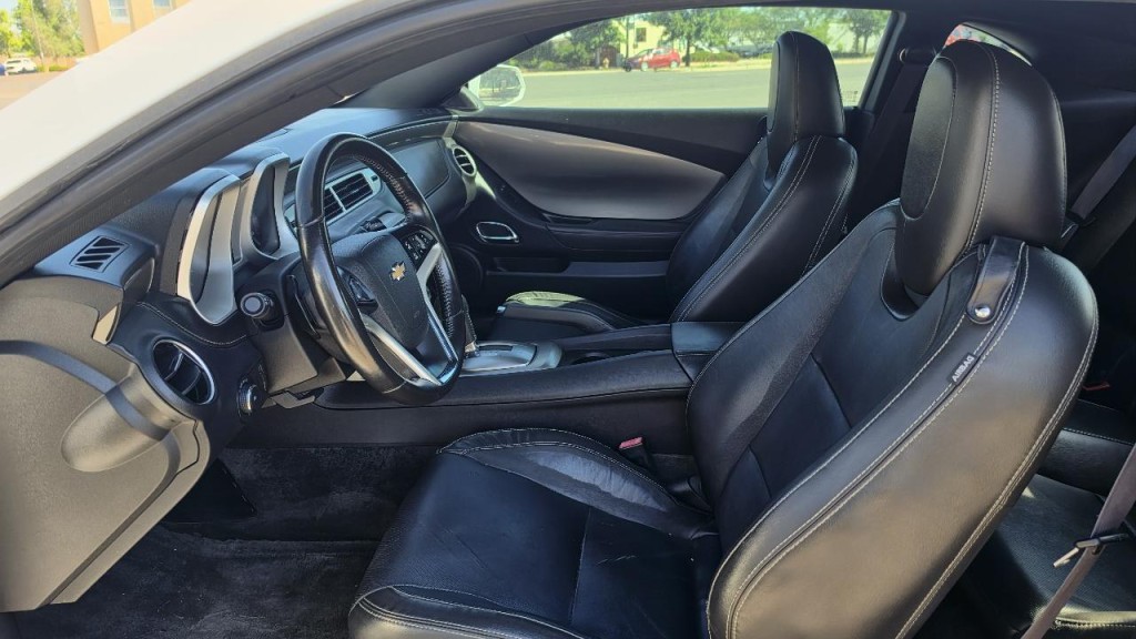 2015 Chevrolet Camaro Image 9
