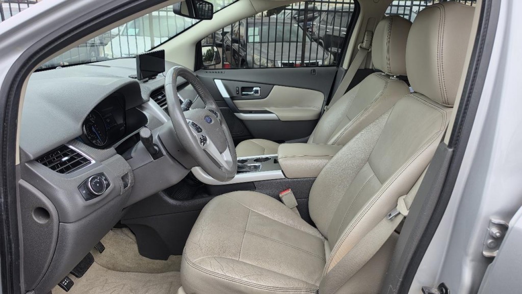 2012 Ford Edge Image 9