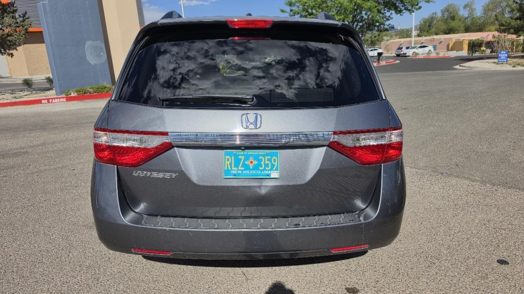 2011 Honda Odyssey Image 3