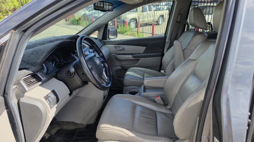 2011 Honda Odyssey Image 9