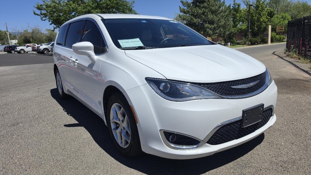2018 Chrysler Pacifica Image 6