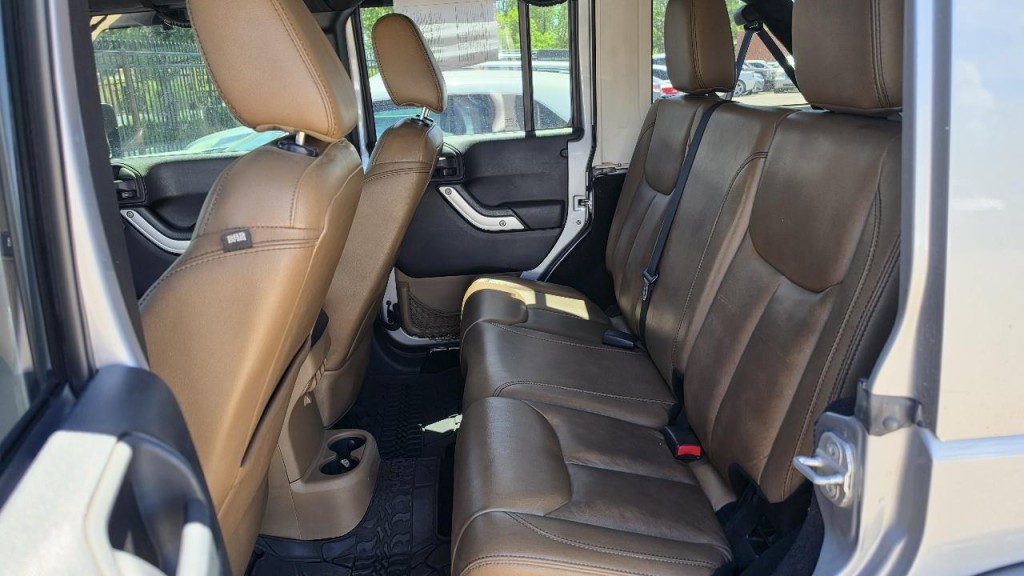 2014 Jeep Wrangler Image 10