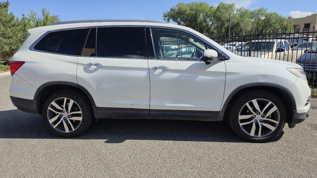 2017 Honda Pilot Image 4