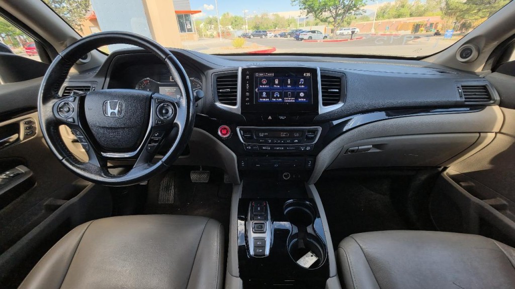 2017 Honda Pilot Image 8