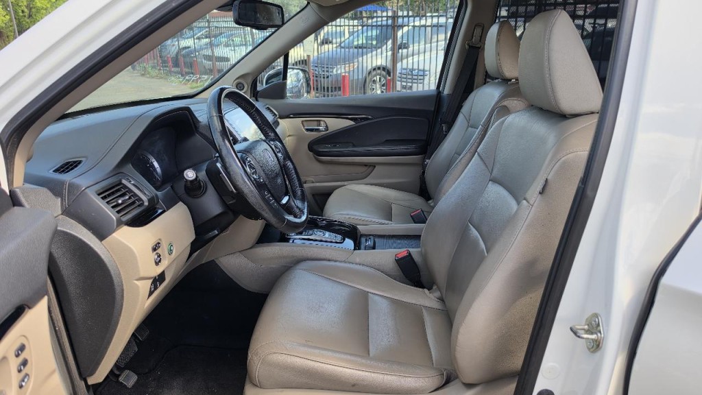2017 Honda Pilot Image 9
