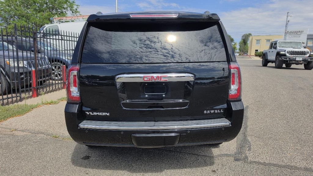 2016 GMC Yukon Image 3