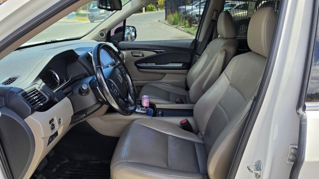 2017 Honda Pilot Image 9
