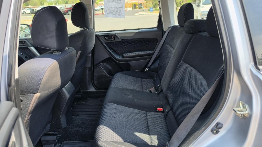 2017 Subaru Forester Image 10