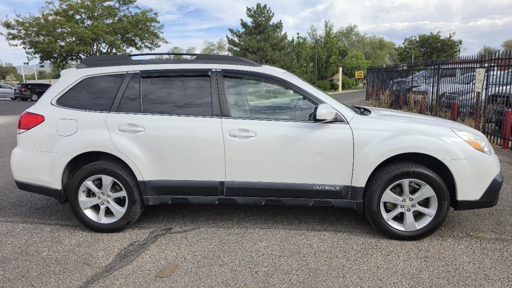 2014 Subaru Outback Image 4