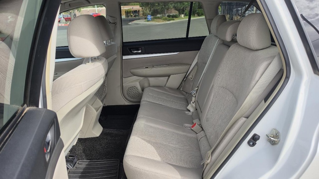 2014 Subaru Outback Image 10