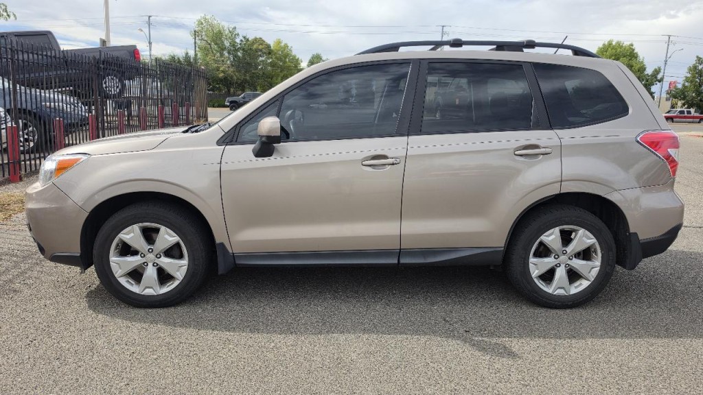 2015 Subaru Forester Image 2
