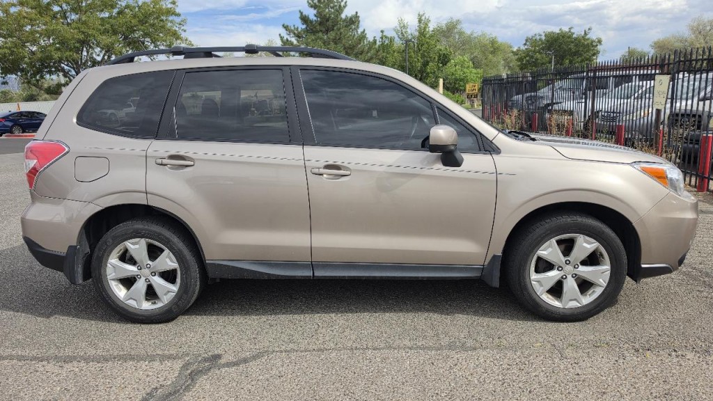 2015 Subaru Forester Image 4