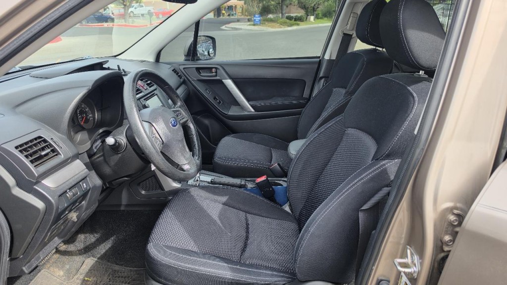 2015 Subaru Forester Image 9