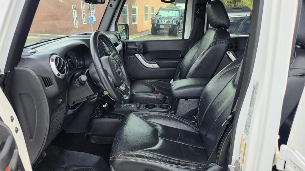 2016 Jeep Wrangler Image 9