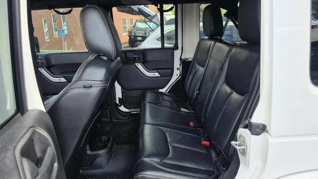 2016 Jeep Wrangler Image 10