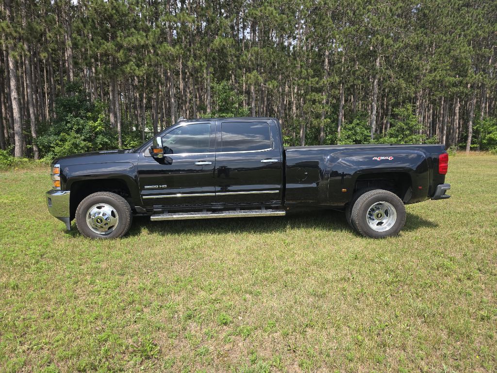 2015 Chevrolet Silverado 1500 Image 3