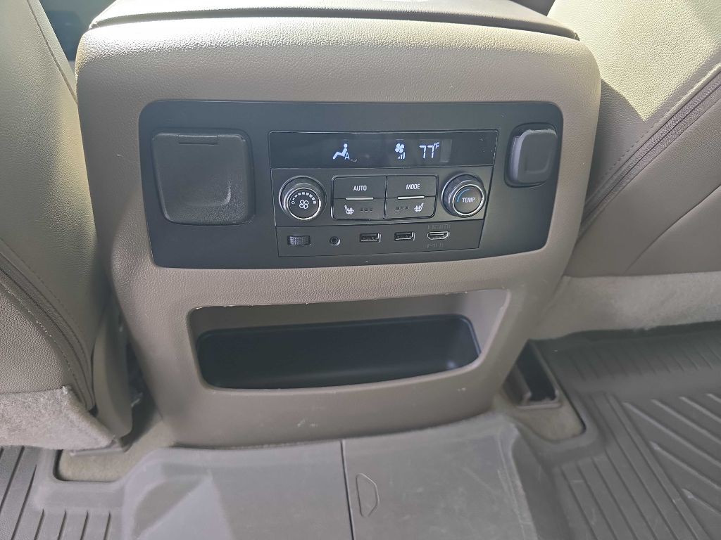 2018 Chevrolet Tahoe Image 17